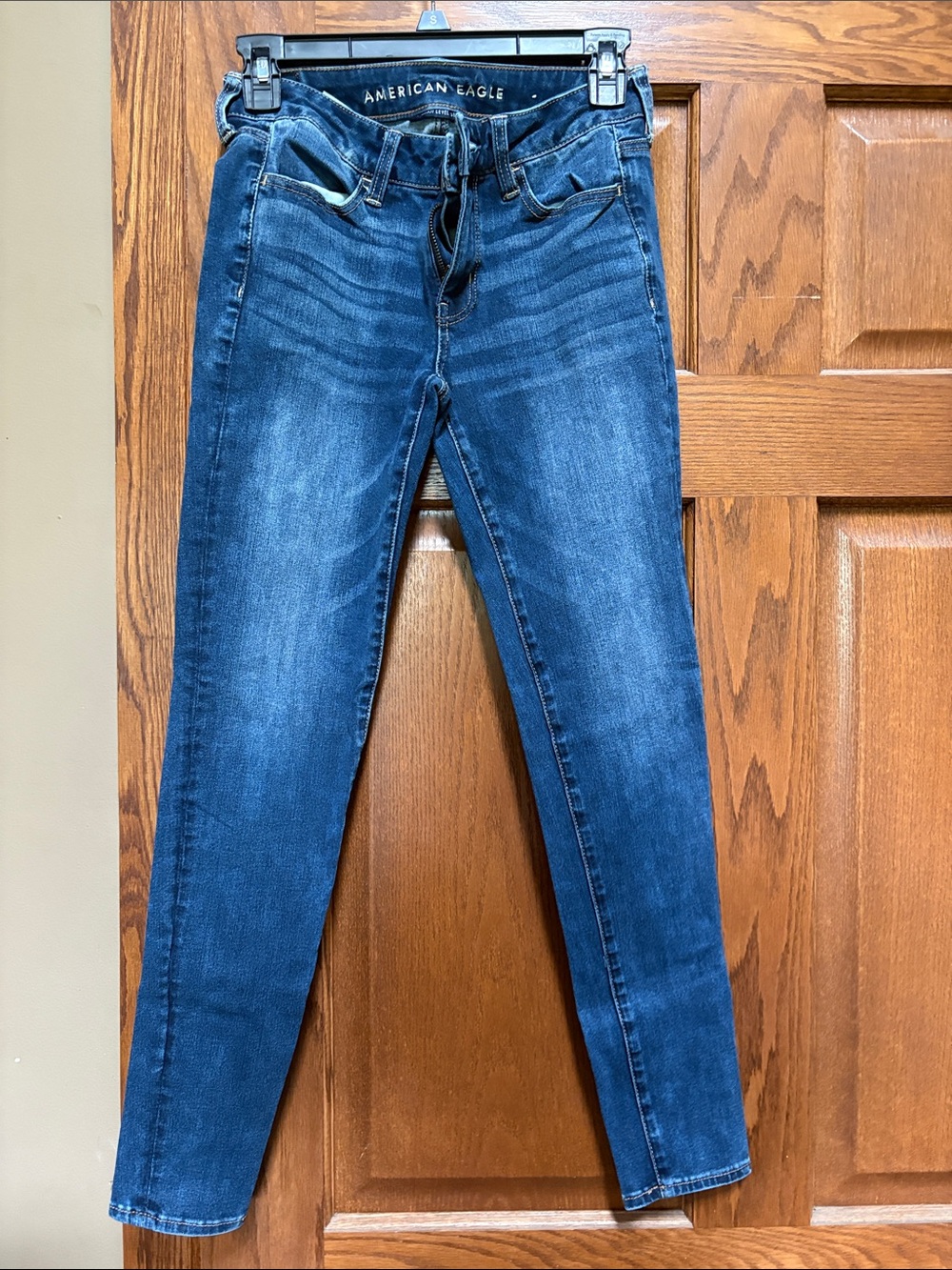 American Eagle Women’s Dark Blue Skinny Jeans Size 4